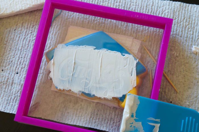 how to make stenciled graduation cap cookies | bakeat350.net
