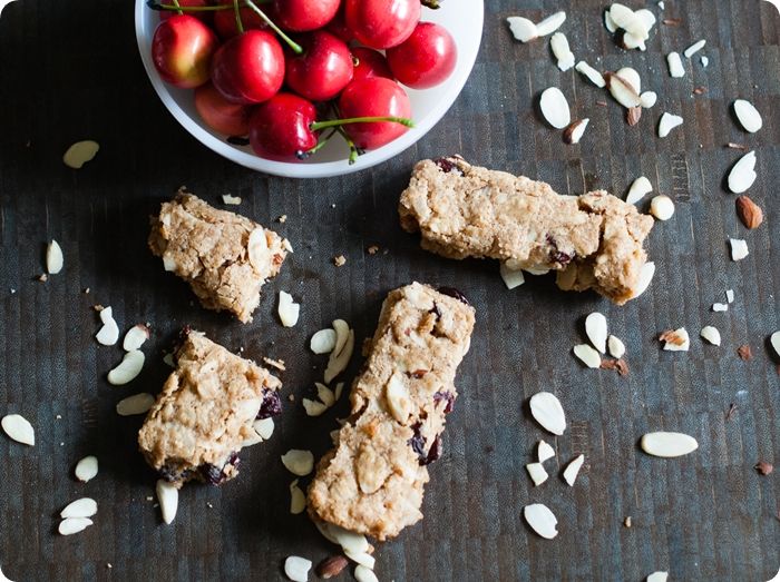 soft baked cherry almond granola bars (gluten-free!) 