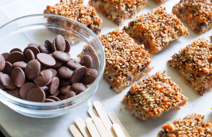 Chocolate-Dipped 7-Layer Cookies on a Stick