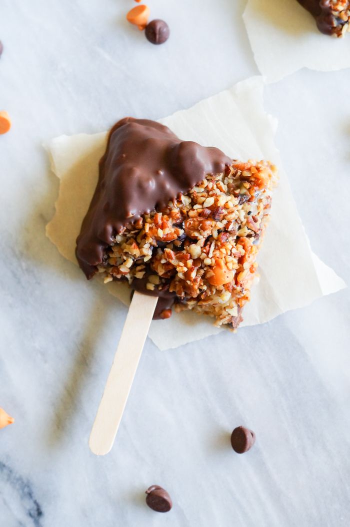 Chocolate-Dipped 7-Layer Cookies on a Stick