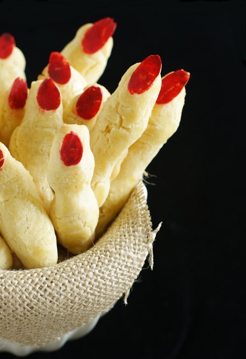 slightly creepy cookies for halloween :: Lady, er, LADIES' Fingers (recipe and tutorial) ::: Bake at 350 blog