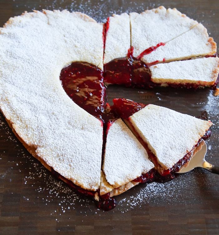 Giant Linzer Cookie! The cutest dessert for a family Valentine dinner! | bakeat350.blogspot.com