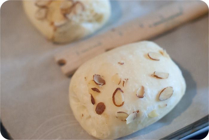 trader joe's almond croissants review