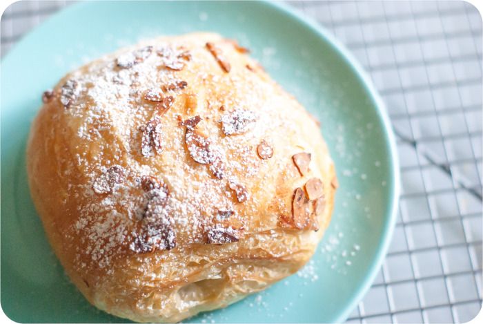 trader joe's almond croissants review