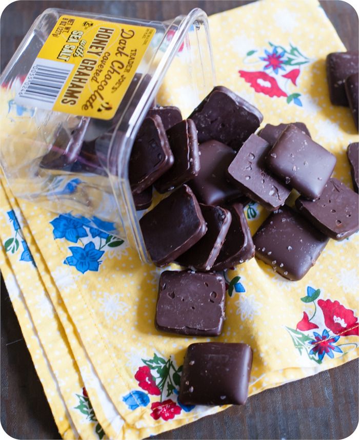 Trader Joe's Dark Chocolate Covered Honey Grahams with Sea Salt review : from a weekly Trader Joe's review series > http://bakeat350.blogspot.com/search/label/trader%20joe%27s