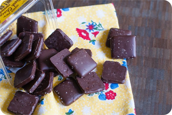 Trader Joe's Dark Chocolate Covered Honey Grahams with Sea Salt review : from a weekly Trader Joe's review series > http://bakeat350.blogspot.com/search/label/trader%20joe%27s