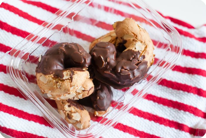 trader joe's chocolate almond horns review