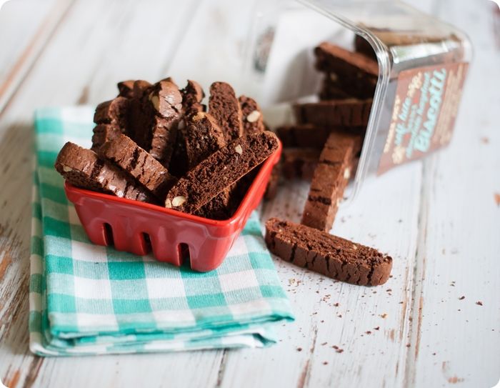 Sweet on Trader Joe&#39;s Saturdays: Mini Chocolate Hazelnut Biscotti