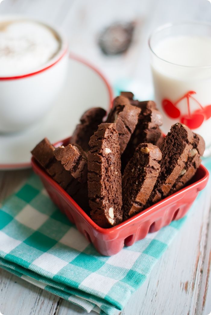 Sweet on Trader Joe&#39;s Saturdays: Mini Chocolate Hazelnut Biscotti