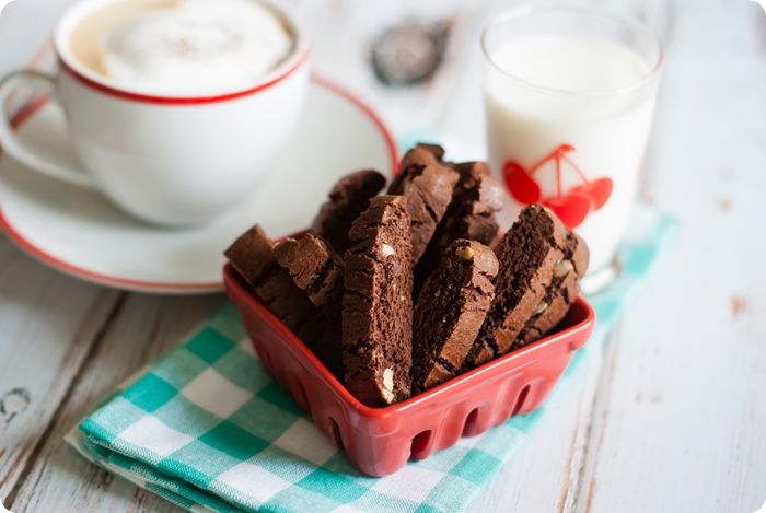 Sweet on Trader Joe&#39;s Saturdays: Mini Chocolate Hazelnut Biscotti