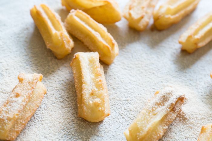 trader joe's mini cinnamon sugar churros review : part of a weekly review series of tj's desserts and treats