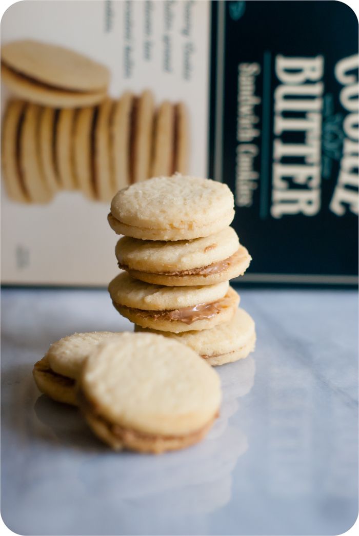 trader joe's cookie butter sandwich cookies review