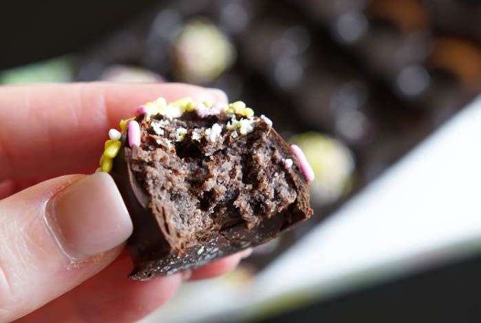 a review of Trader Joe's Joe Joe's Truffles | weekly #traderjoes review series from bakeat350.net