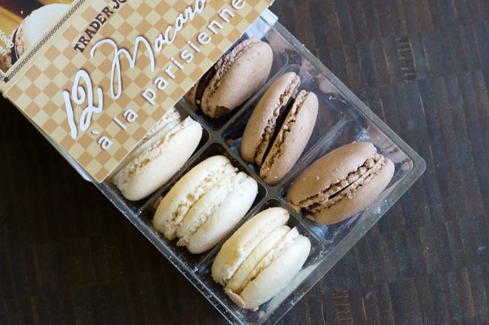 trader joe's macarons a la parisienne review : part of a weekly review series of tj's desserts and treats