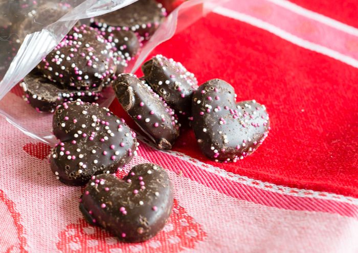 trader joe's mini heart cookies review : part of a weekly review series of tj's desserts and treats