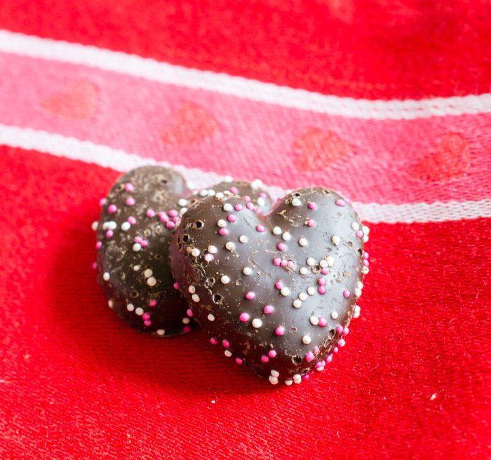 trader joe's mini heart cookies review : part of a weekly review series of tj's desserts and treats