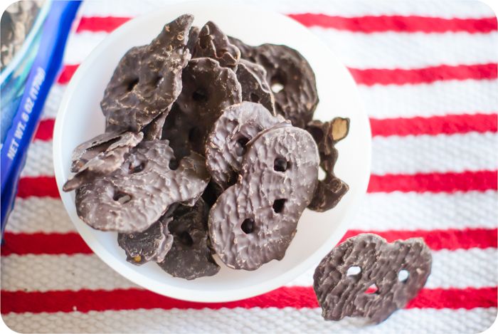 trader joe's dark chocolate pretzel slims review