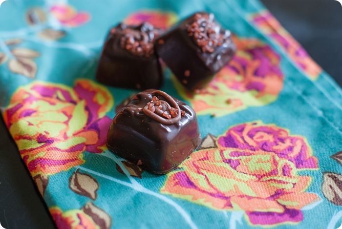 a review: trader joe's dark chocolate pumpkin spice caramels