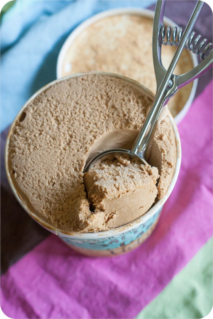 trader joe's salted caramel gelato review : weekly tj's review series from bakeat350.blogspot.com