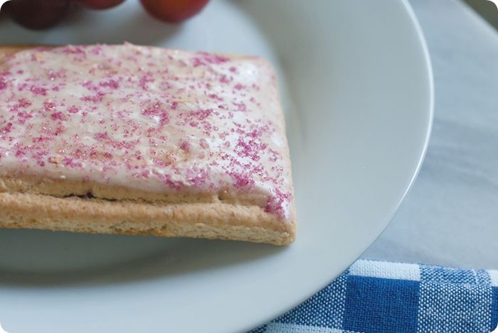 trader joe's frosted cherry pomegranate toaster pastries review