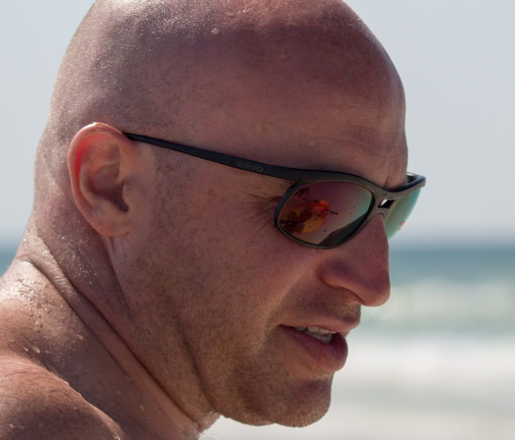 IMAGE: http://i638.photobucket.com/albums/uu102/CMckahin/Meatthebeach.jpg