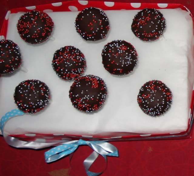 http://i638.photobucket.com/albums/uu104/Sneezle78/Taart%20en%20banket/Cakepops_DSC03264.jpg
