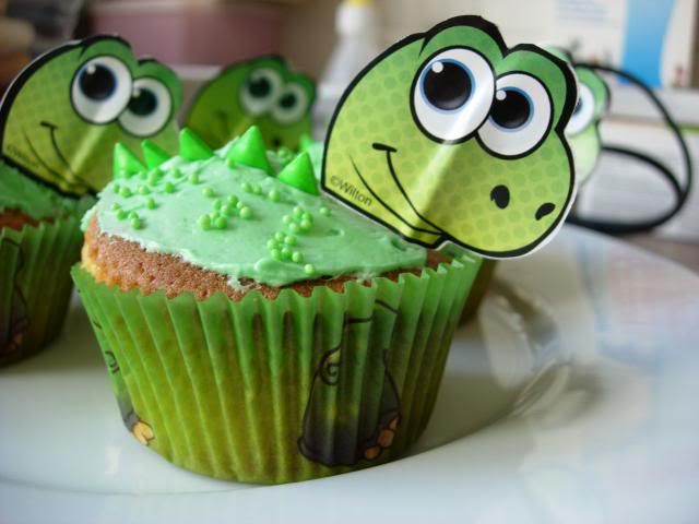 http://i638.photobucket.com/albums/uu104/Sneezle78/Taart%20en%20banket/DSCN0300_zpsfa2757da.jpg