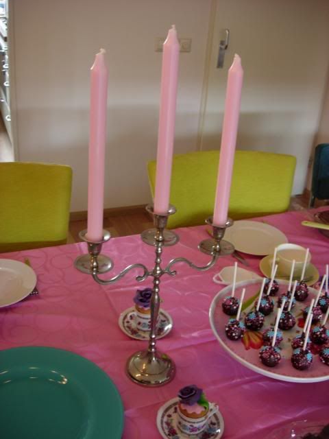 http://i638.photobucket.com/albums/uu104/Sneezle78/Taart%20en%20banket/DSCN9965a_zps8ce20a1e.jpg