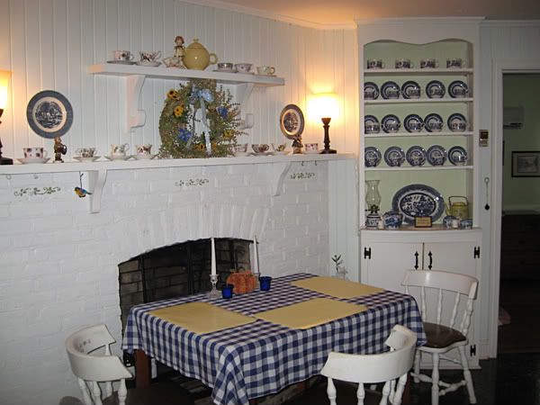 fireplace dining room fall