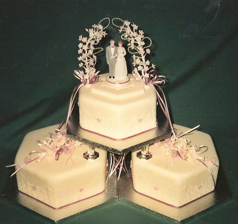 Hexagonal Wedding cake Image