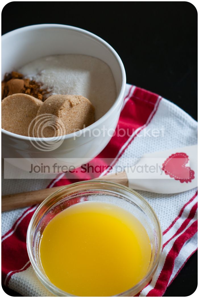 biscoff coffee cake with biscoff crumb topping 